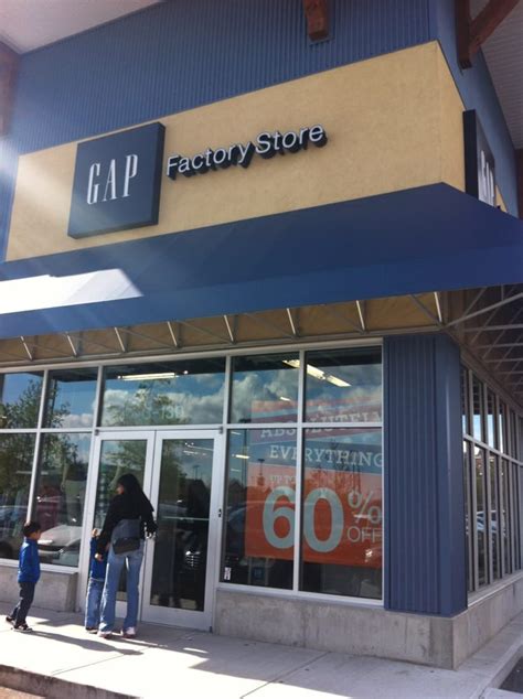 gap factory outlet canada